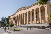 Gürcistan parlamento binası